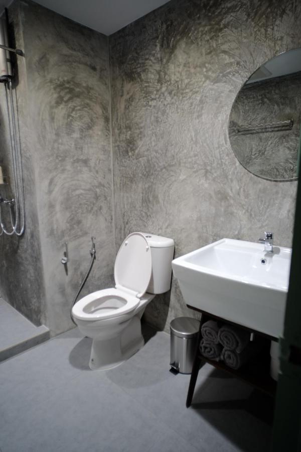 Baan Khun Pra Duplex Rm3 Bangkok Apartamento Exterior foto
